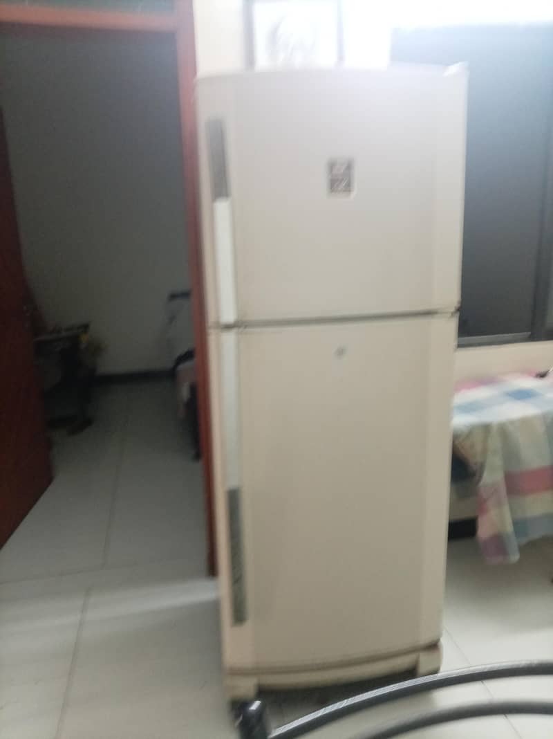 Refrigerator 0