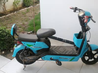 Electric scooty