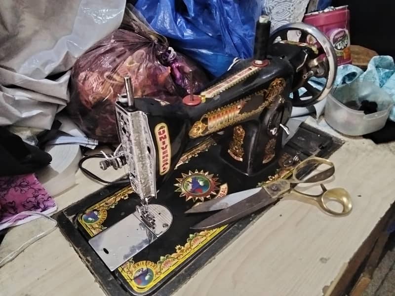 Professional sawing machine 0