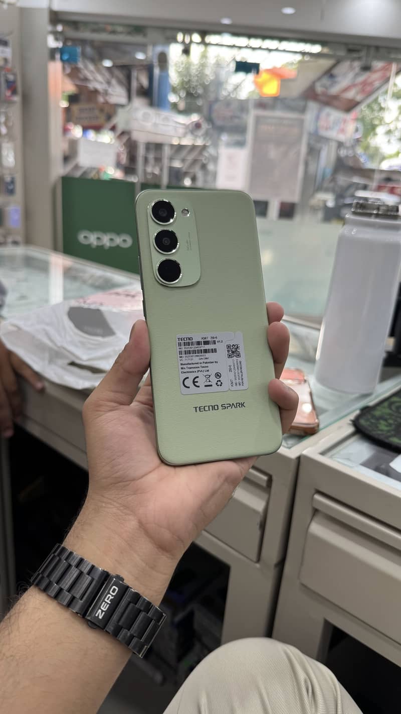 SPARK 40 pro plus 1