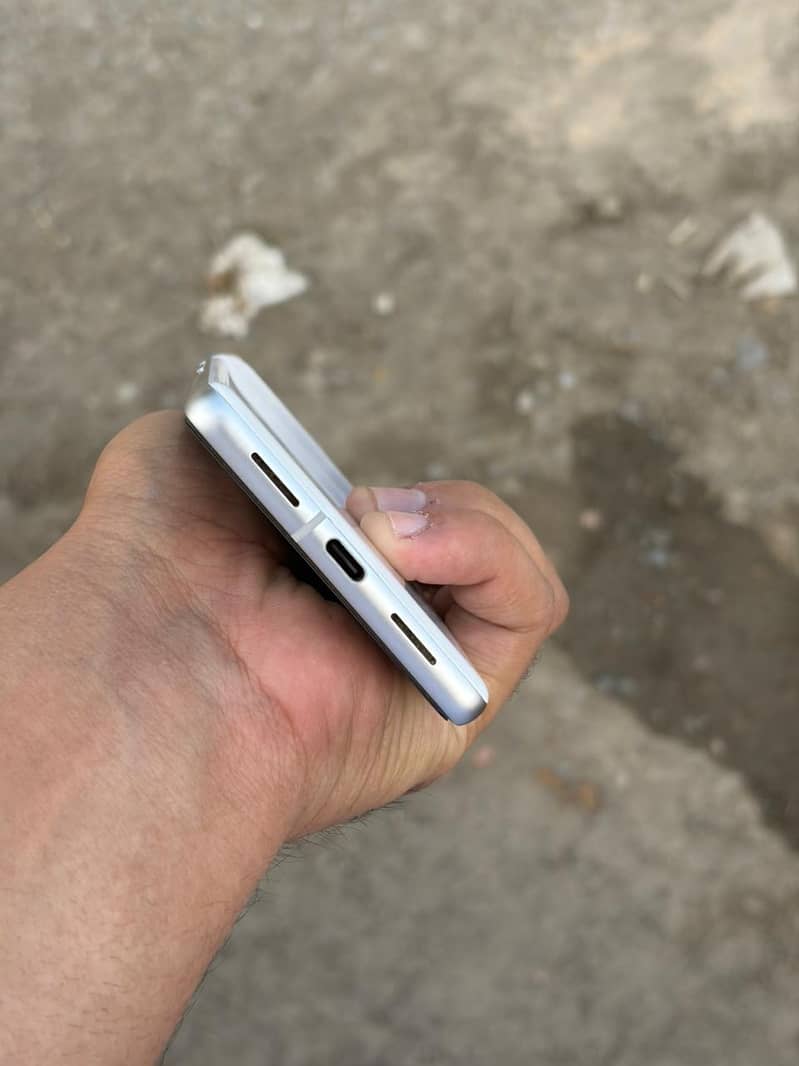 Goggle Pixel 7 4