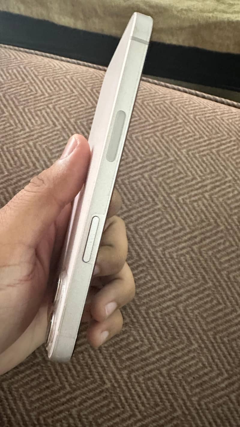 iPhone 13 3