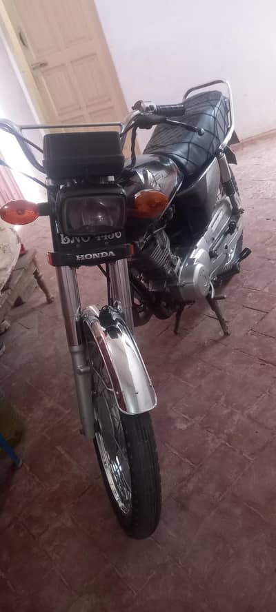 Urgently Sale Honda 125 Neat Clean Bike 2017 Model