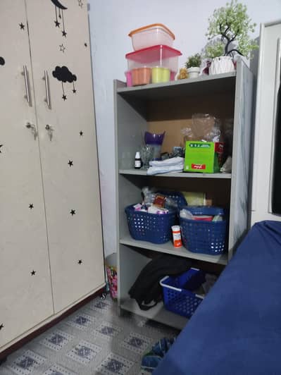 almari ha or bookshelf