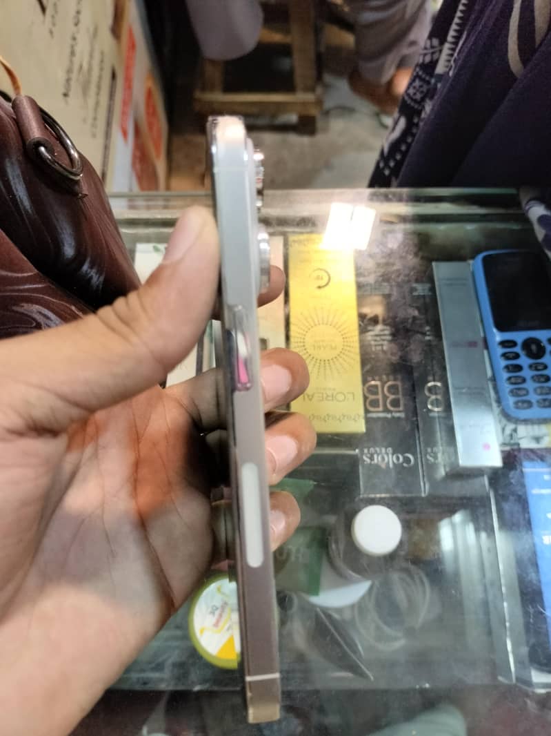 iphone 14 pro 2