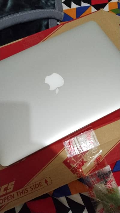 MacBook Pro Retina 2015 13” Core i5 8GB 256GB SSD