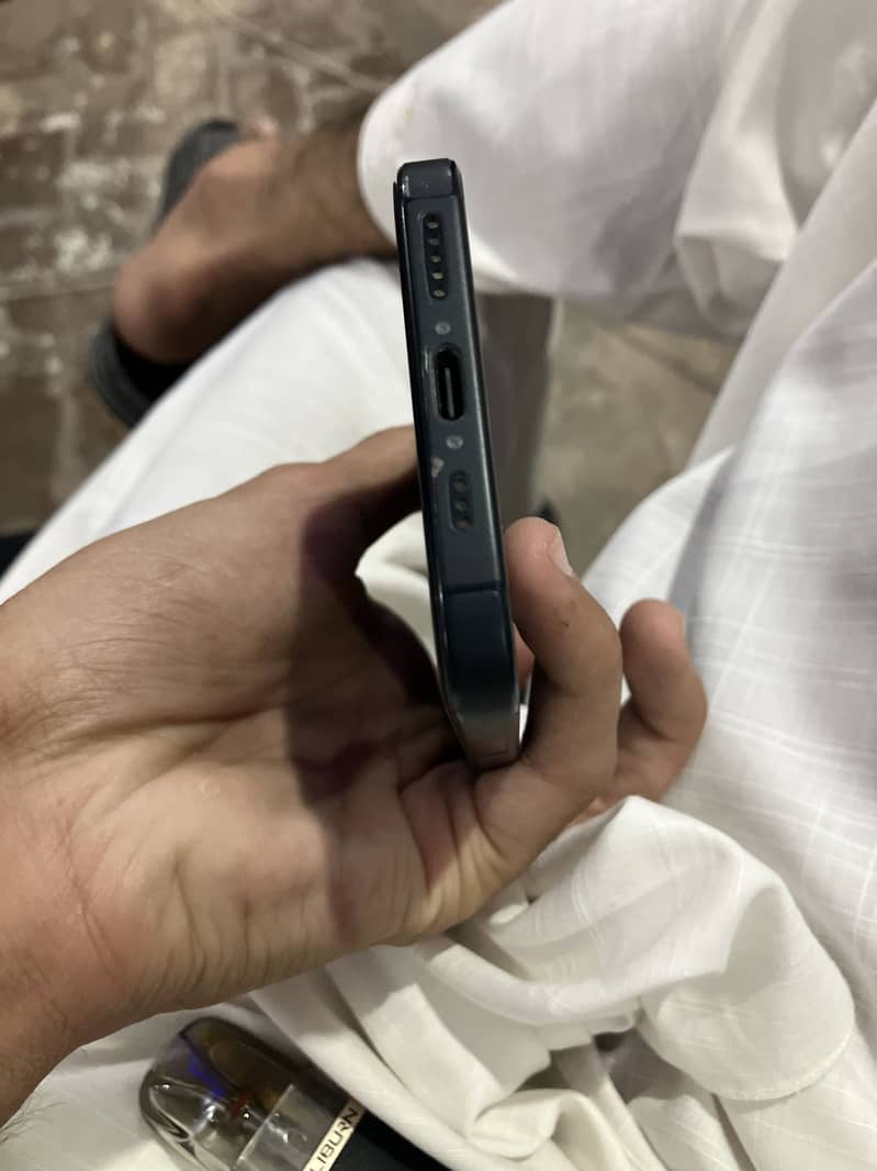 iPhone 15 5