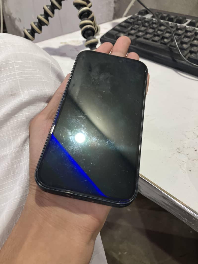 iPhone 15 6