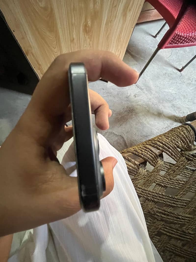 iphone 15 pro max 2