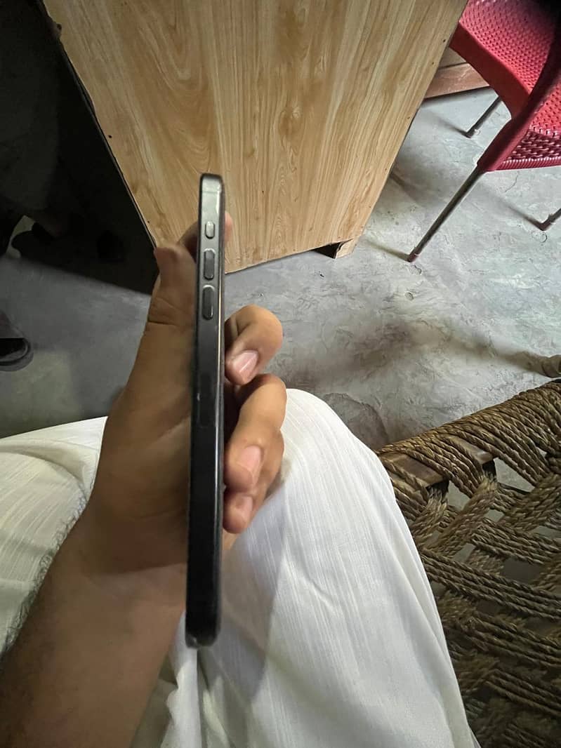iphone 15 pro max 3