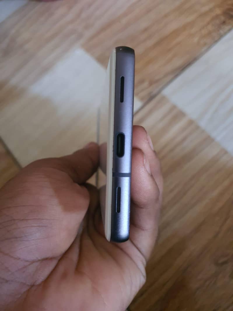 Google pixel 7a 4