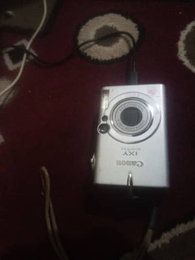 Canon camera 400 pixel
