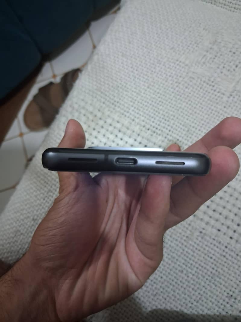 google pixel 8 4