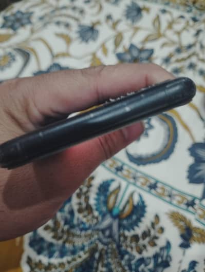 no foult only fone 8+128 GB  contact . . 03217821746