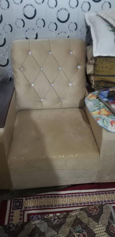 5 seater sofa in new condation