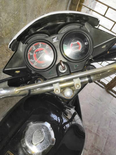 honda prider 2022 madil بہت کم چلی ہے03071936939watsap