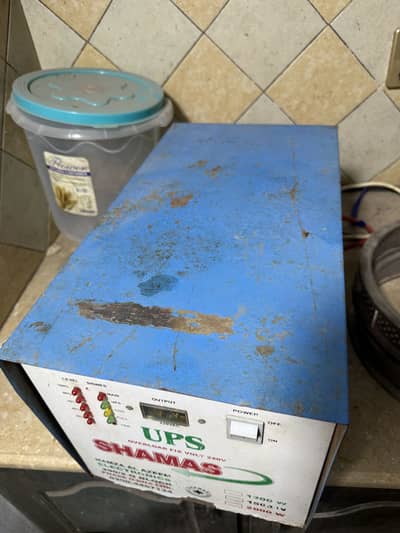 UPS 2000 Volt Double Battery Connection