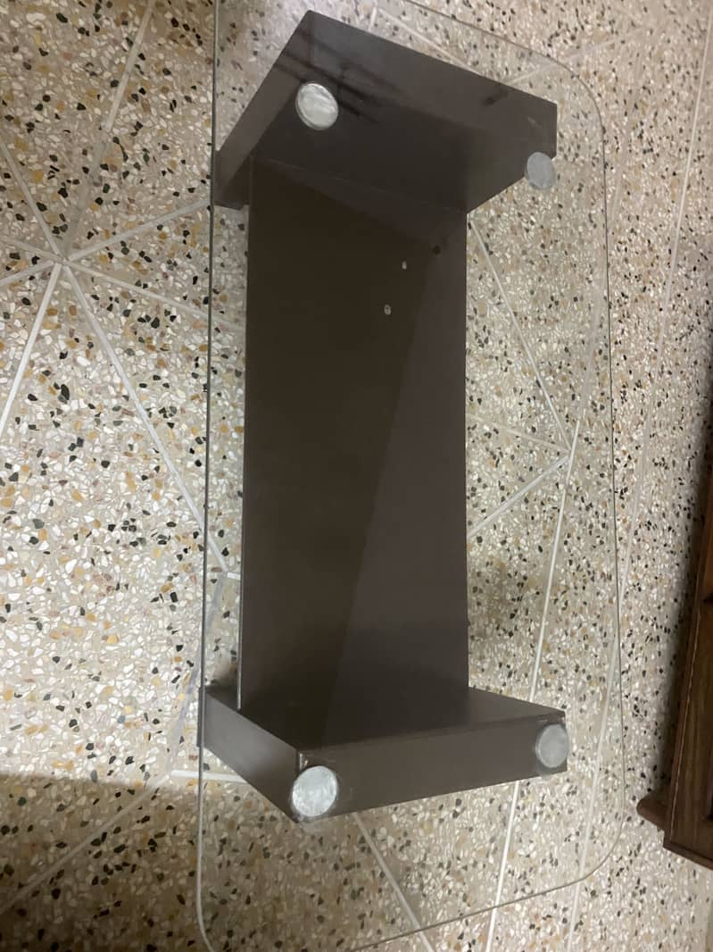 Clean table 4