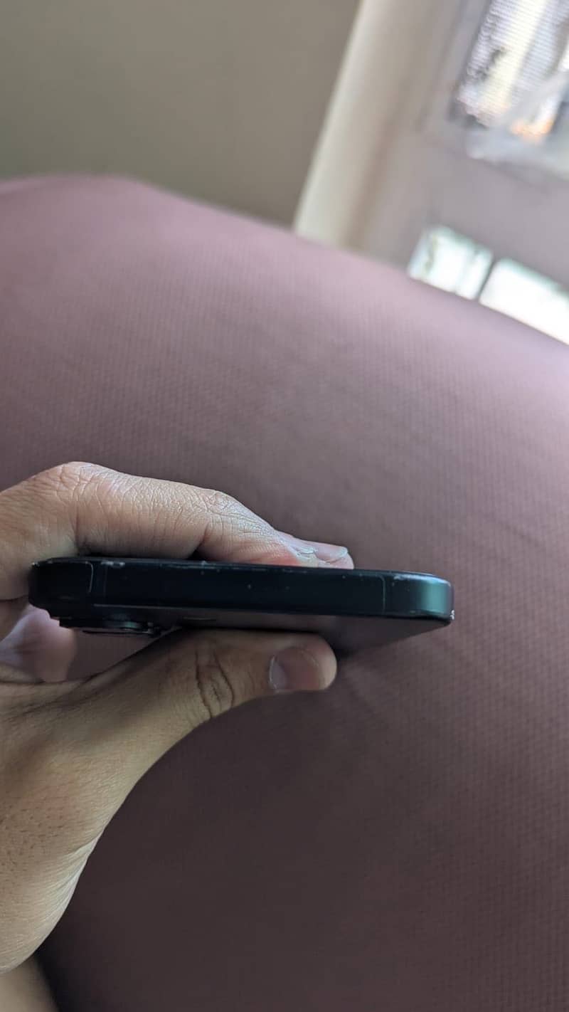 IPhone 16+ 4