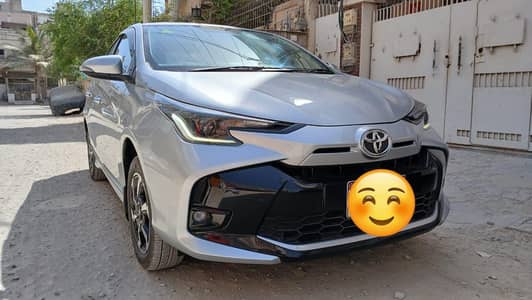 toyota yaris 1.5 black interior 2025