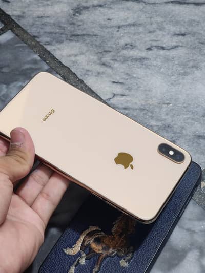 bilkul ok phone ha koi msla koi kharabi ni 10,10 87 battery Waterpark
