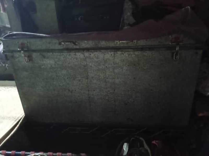 trunk peti 2