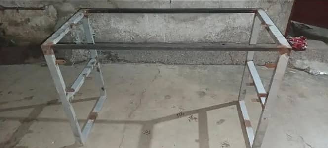 IRON TABLE FRAME/UPS STAND