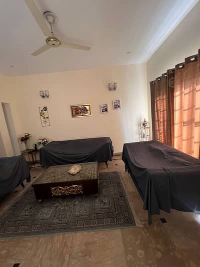 1 Kanal Upper Portion For Rent With All Utility Connection's (Original Pic's Attached)