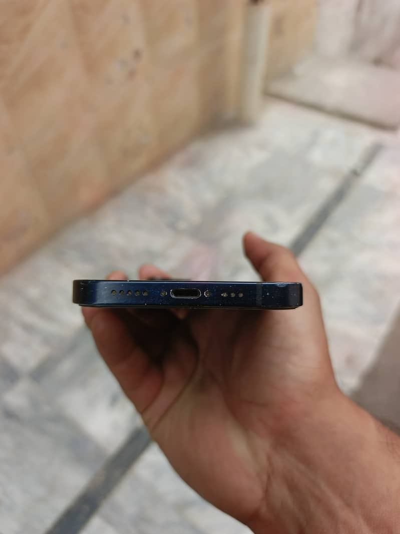 Apple iPhone 12 2