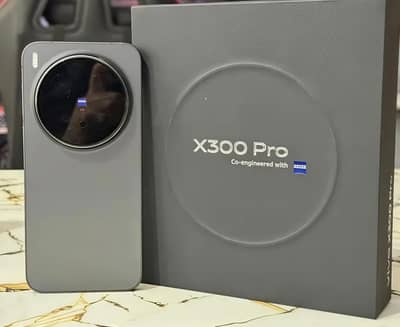 vivo x300 pro (16+16 and 512)