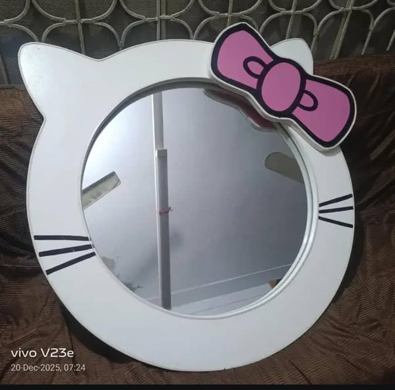 kitty mirror big 0