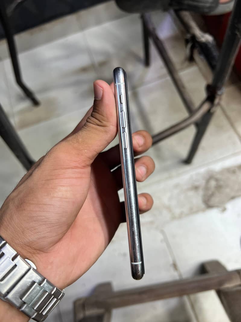 iPhone 11 Pro 3
