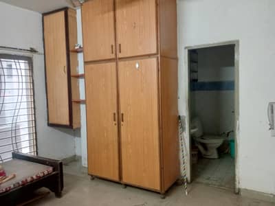 SHADIWAL CHOWK. ROOM FOR RENT