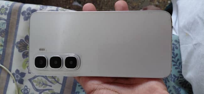 Infinix hot 60 i 6/128gb
