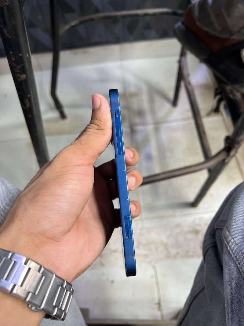 iPhone 12 10