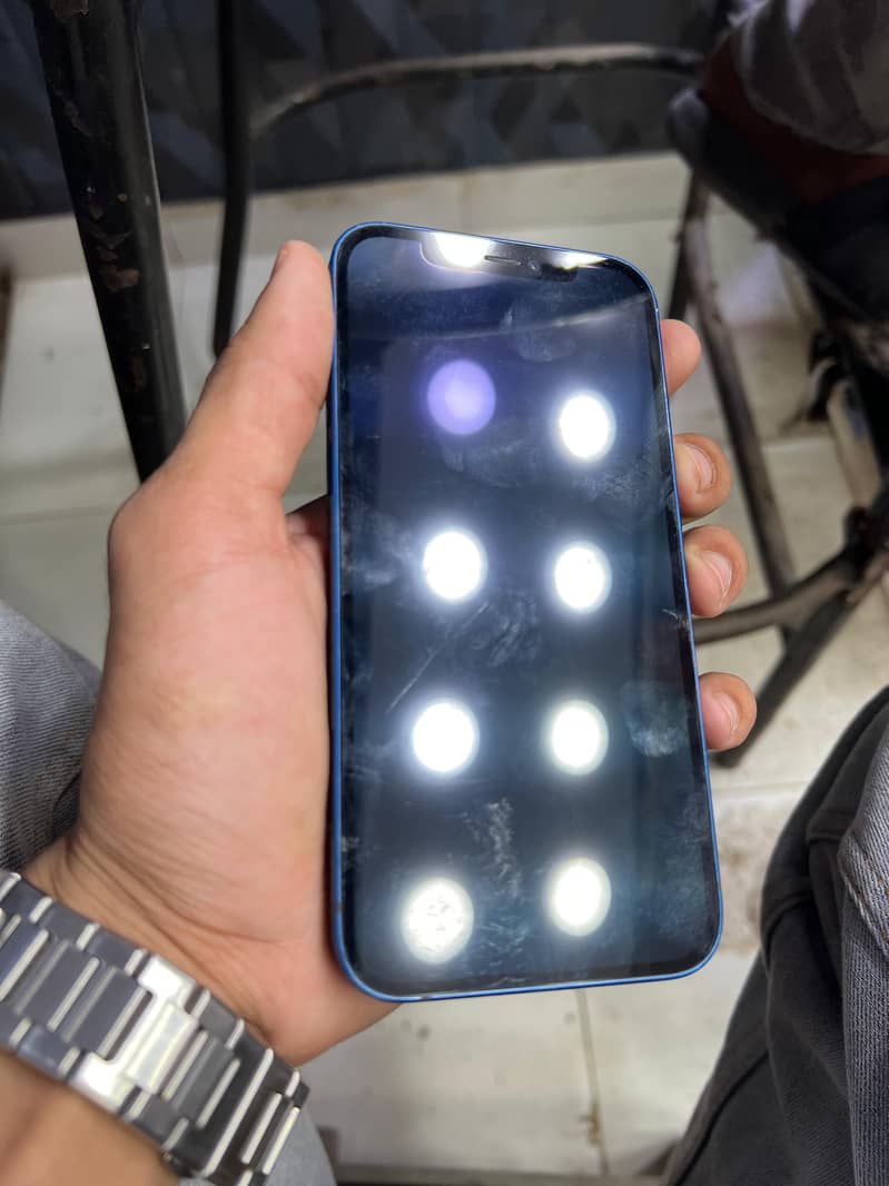 iPhone 12 12