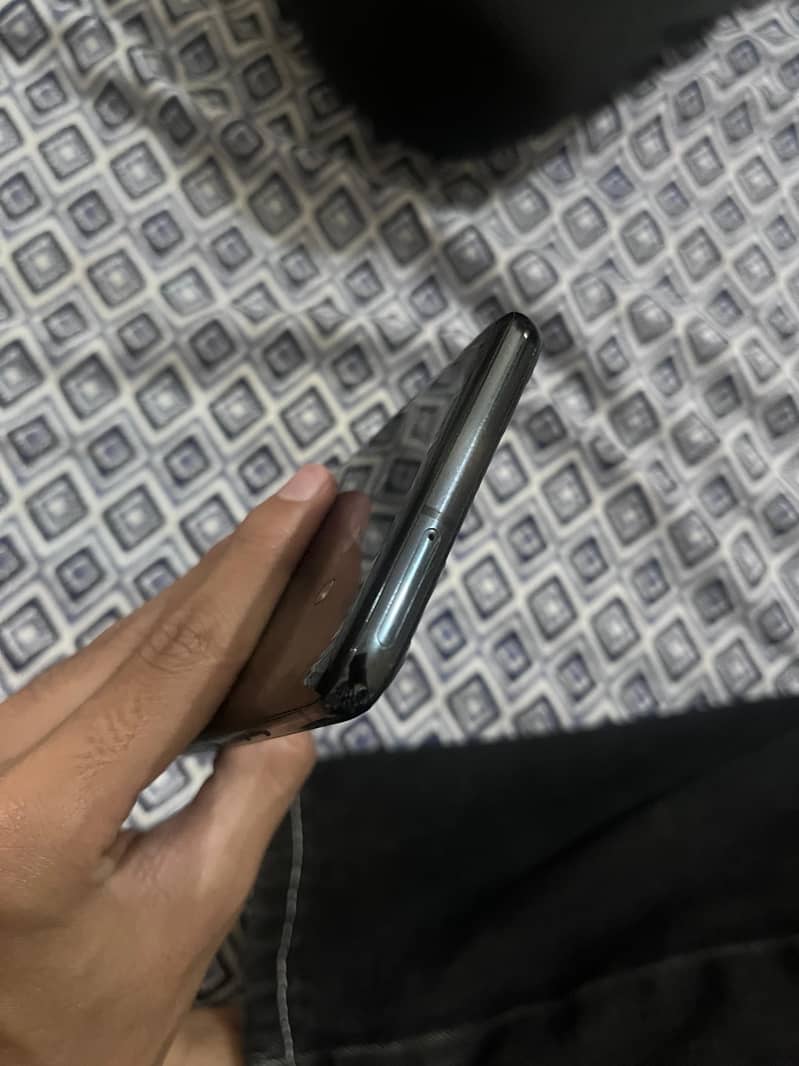LG g8xthinq 3