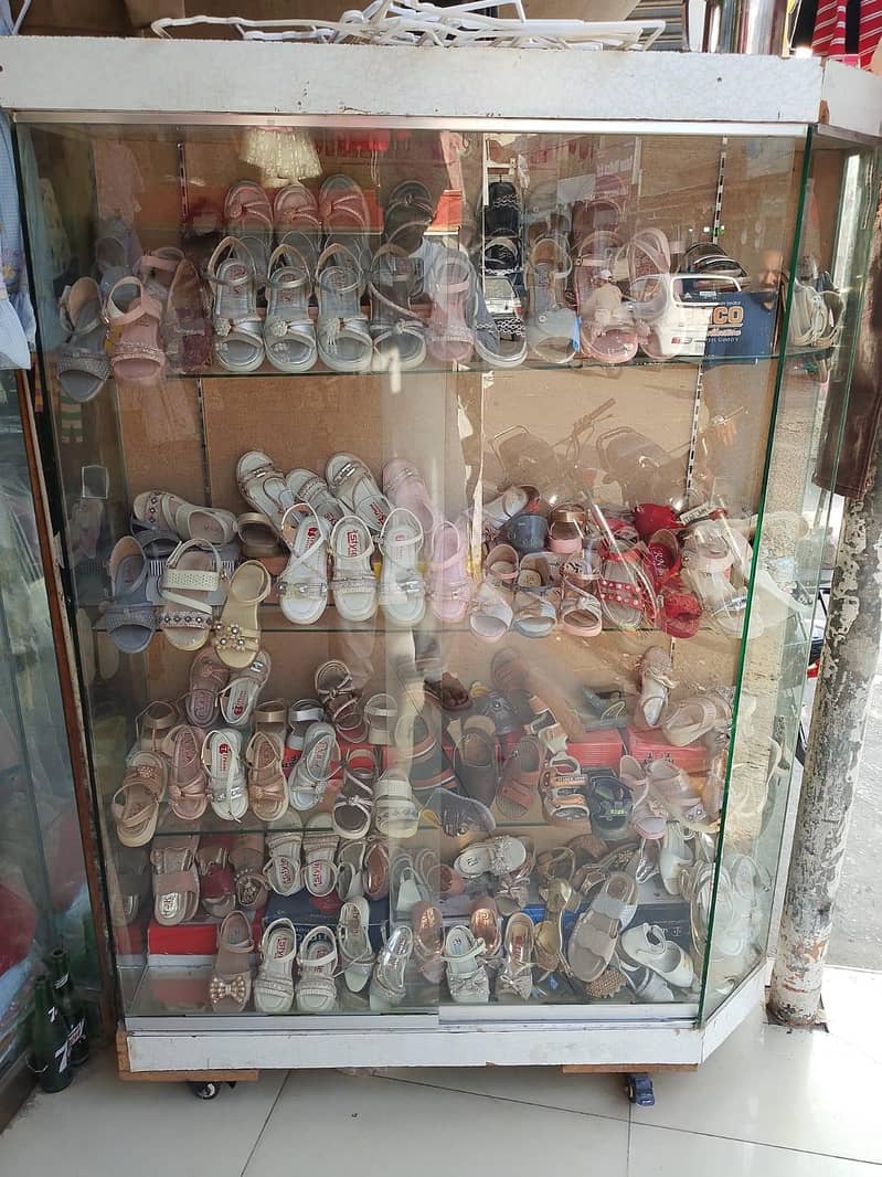ں  دکان کے لیے شیشے کی الماری / ڈسپلے کاؤنٹر برائے فروخت 5