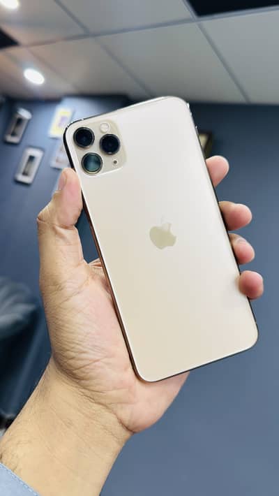 Iphone 11pro max 256gb non pta waterpack 10by10 fixed price