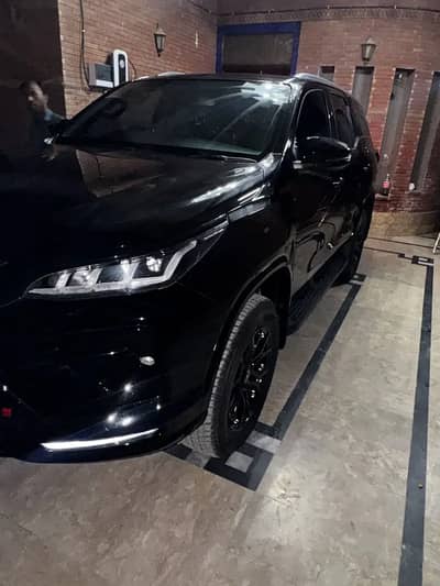Toyota Fortuner legender GR