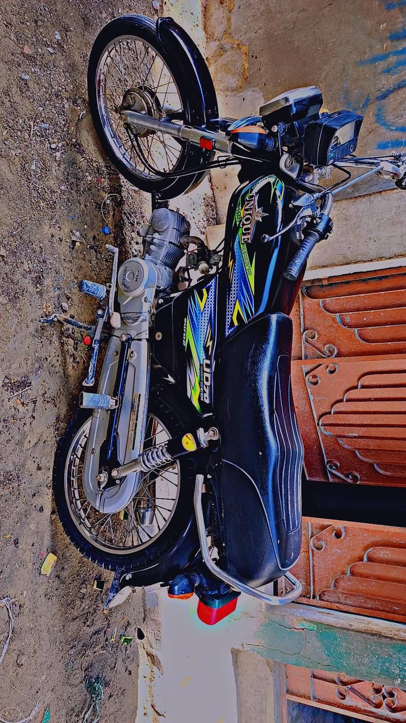 unique 03700016717 2