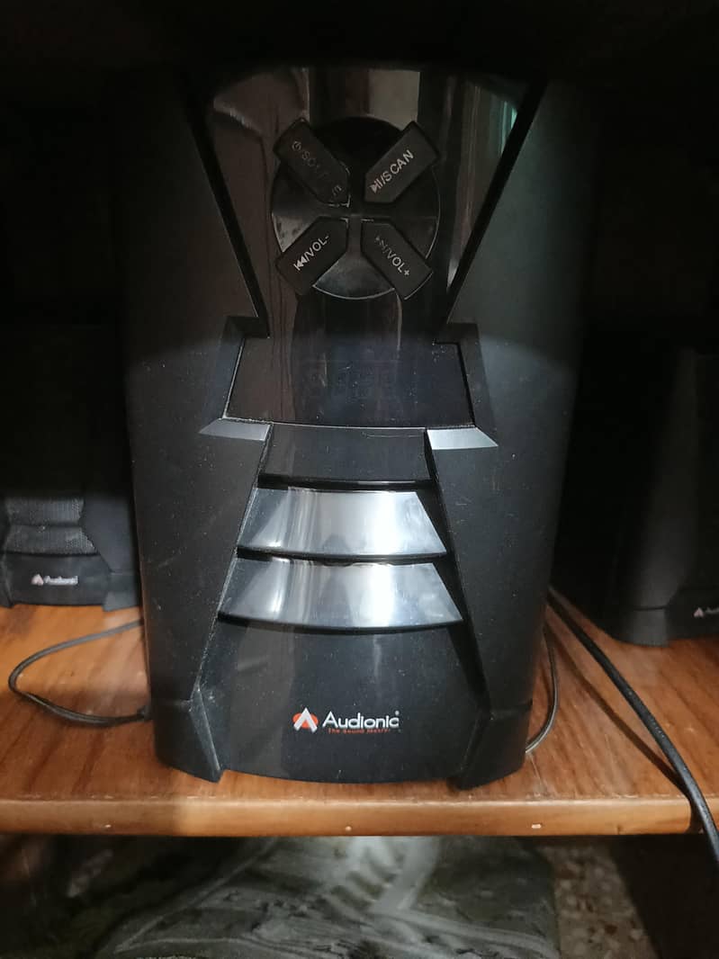 audionic mega 55 0