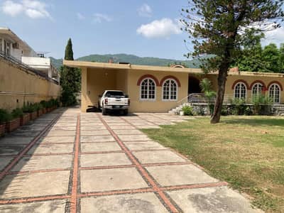 5 KANAL WITH EXTRA LAND HOUSE FOR RENT IN F-6/2