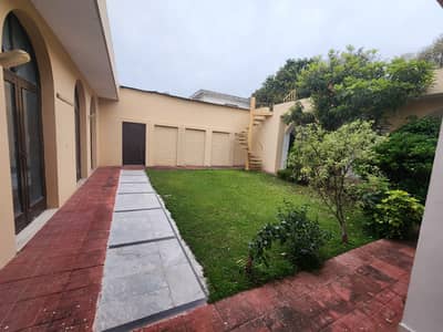5 KANAL WITH EXTRA LAND HOUSE FOR RENT IN F-6/3