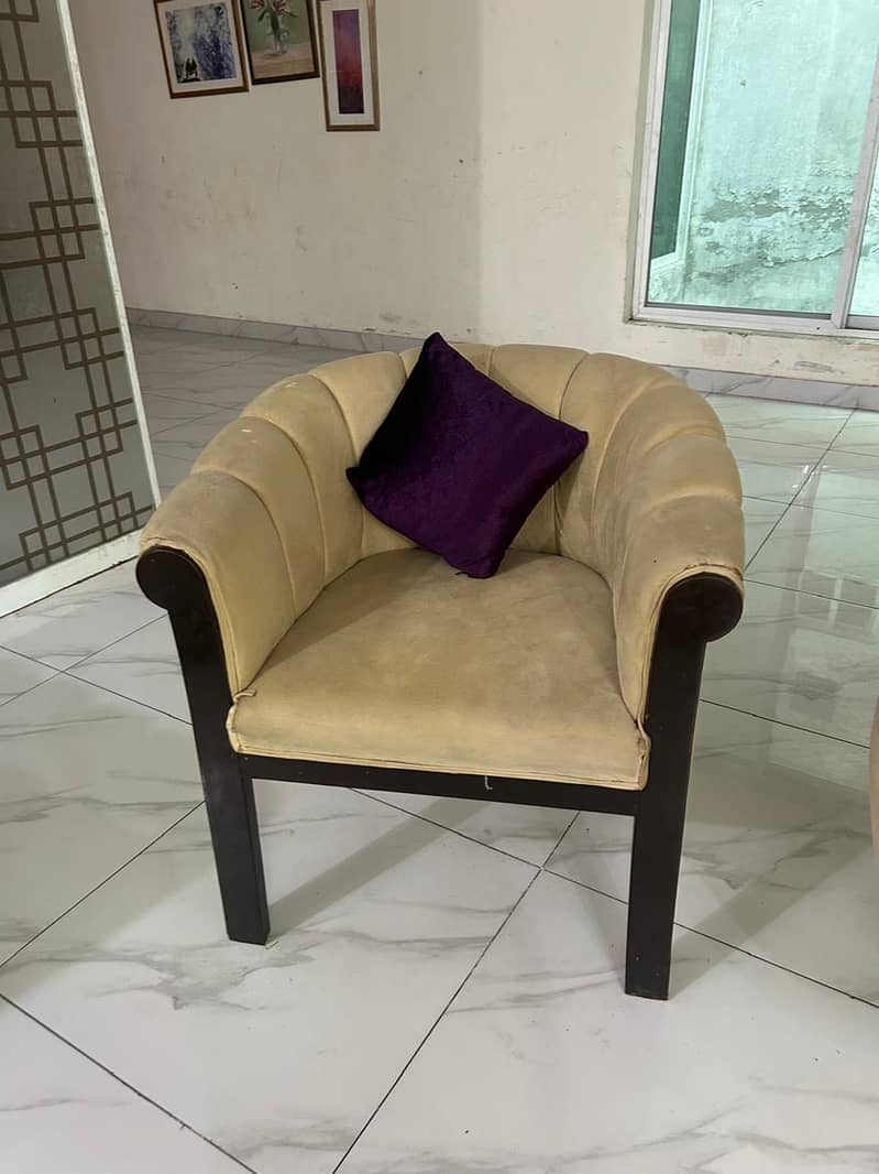 Spacious 6-Seater Sofa Set – Excellent Condition 6