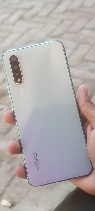 Vivo s1