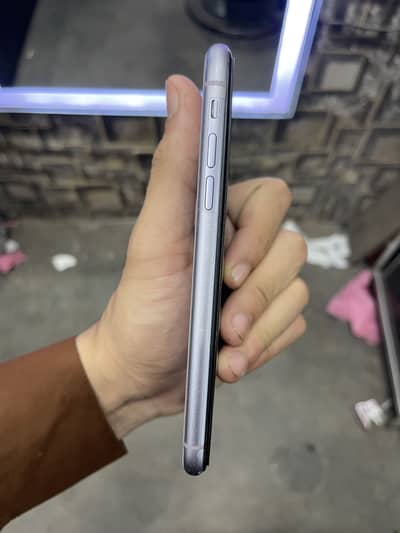 I phone 11 64gb battery health 60 service 03166927965