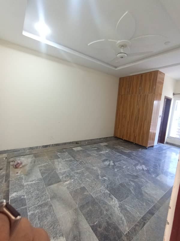 FLAT FOR RENT 3