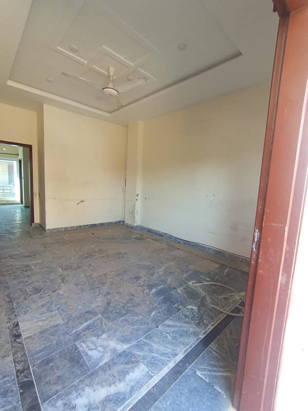FLAT FOR RENT 6
