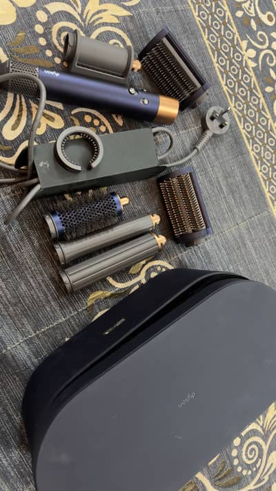Dyson airwrap hs05